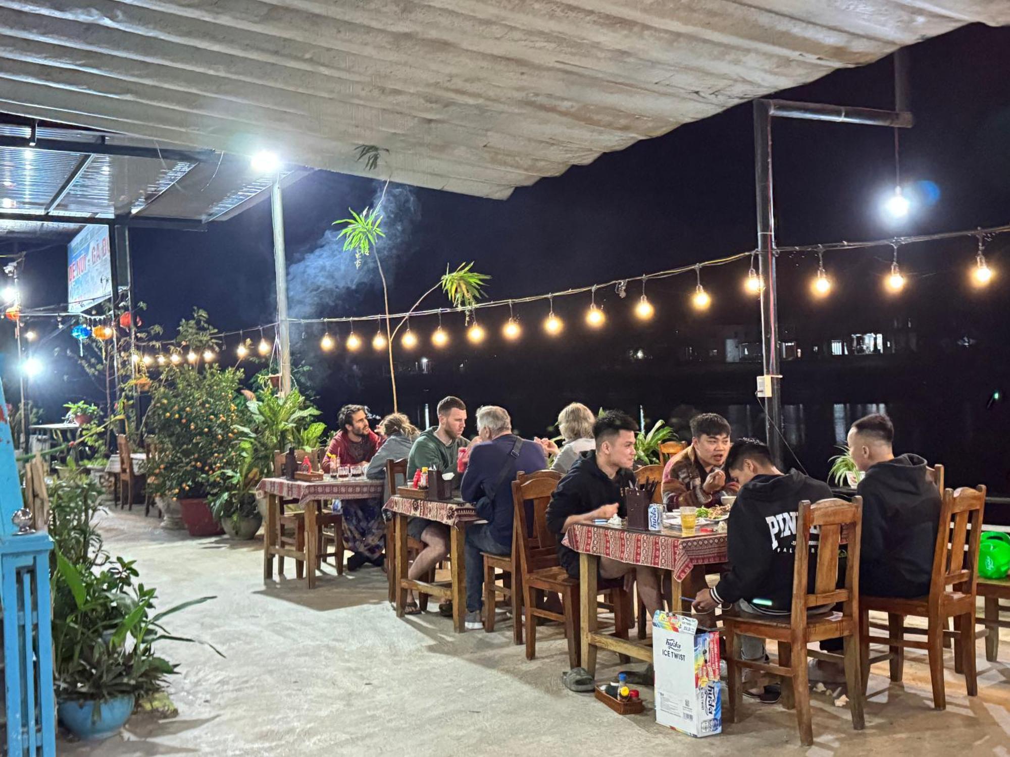 Funny Monkeys Homestay Phong Nha Exterior photo